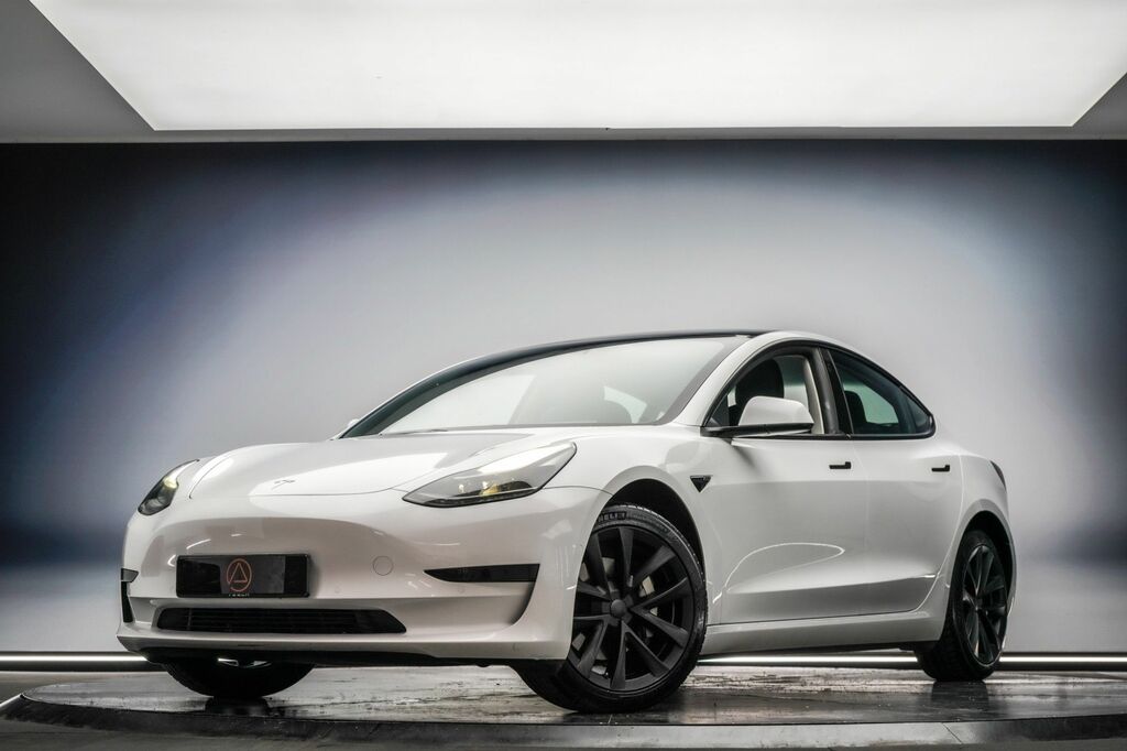 Tesla Model 3 2021 Standard Range Plus Saloon White