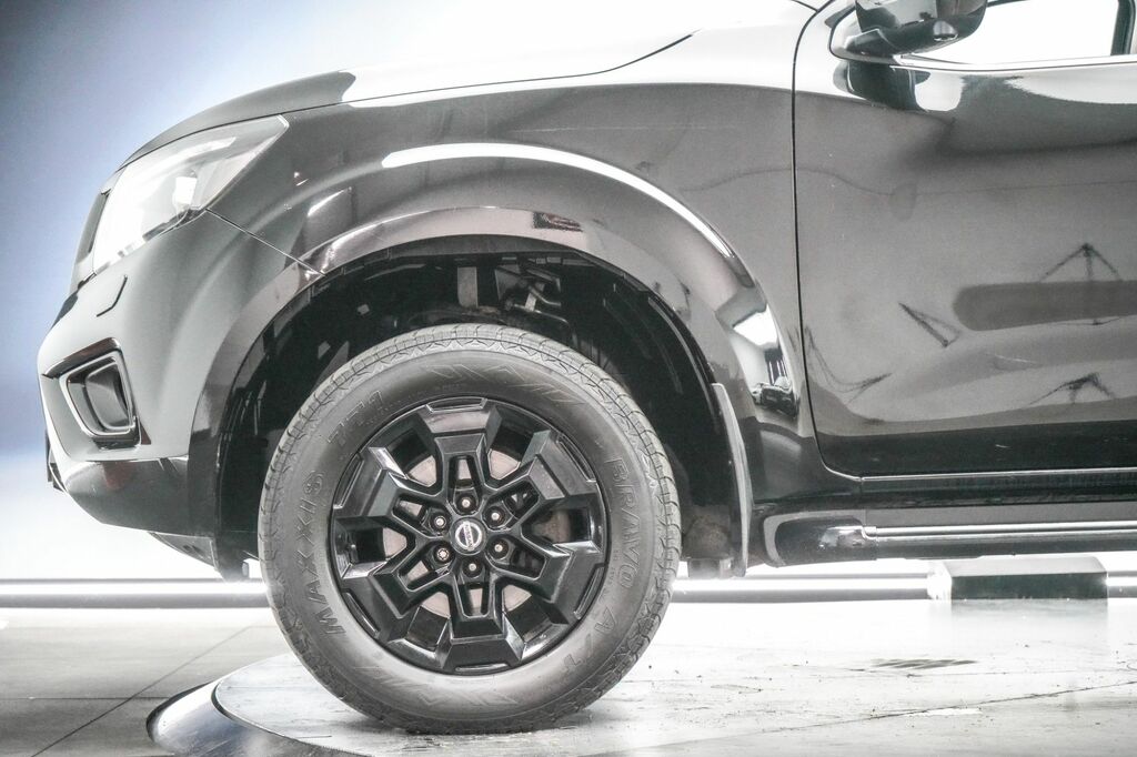 Nissan Navara Navara Double Cab Pick Up Tekna 2.3Dci 190 Tt 4Wd Grey #16