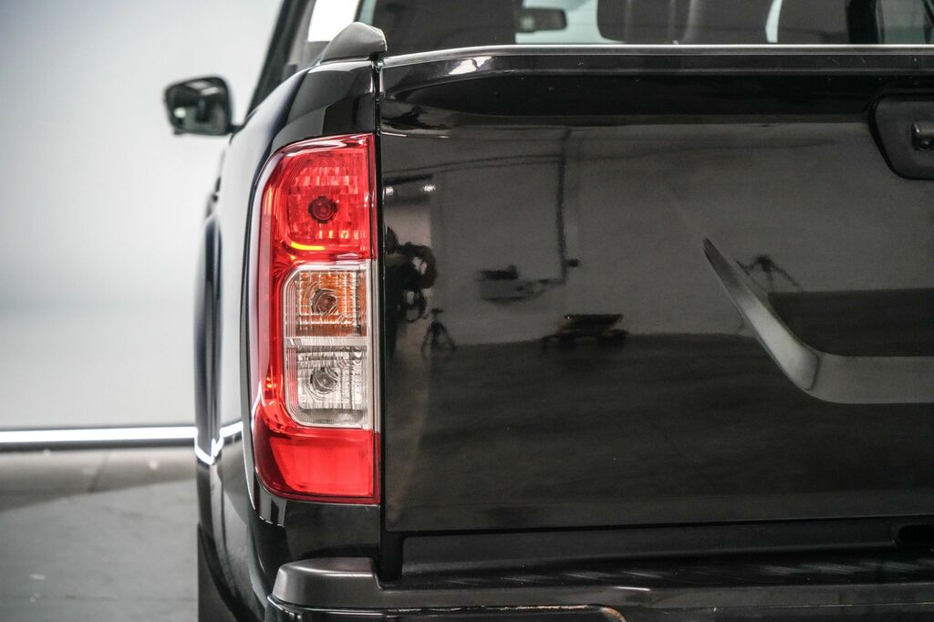 Nissan Navara Navara Double Cab Pick Up Tekna 2.3Dci 190 Tt 4Wd Grey #14