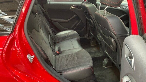 Mercedes-Benz B Class 2.1L Amg Line Red #3