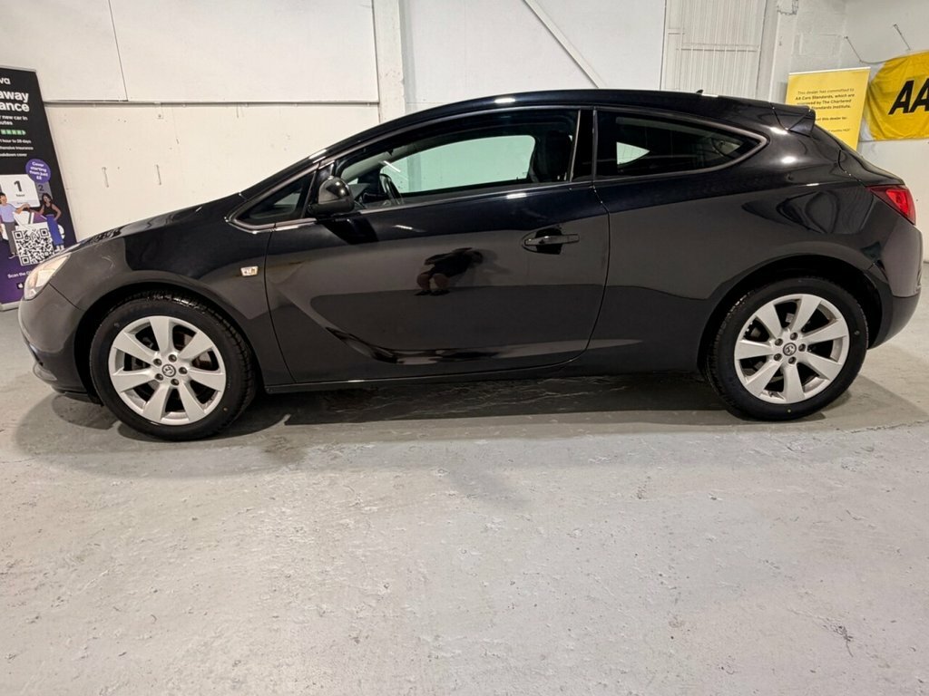 Vauxhall Astra GTC 1.4L Sport Black #2