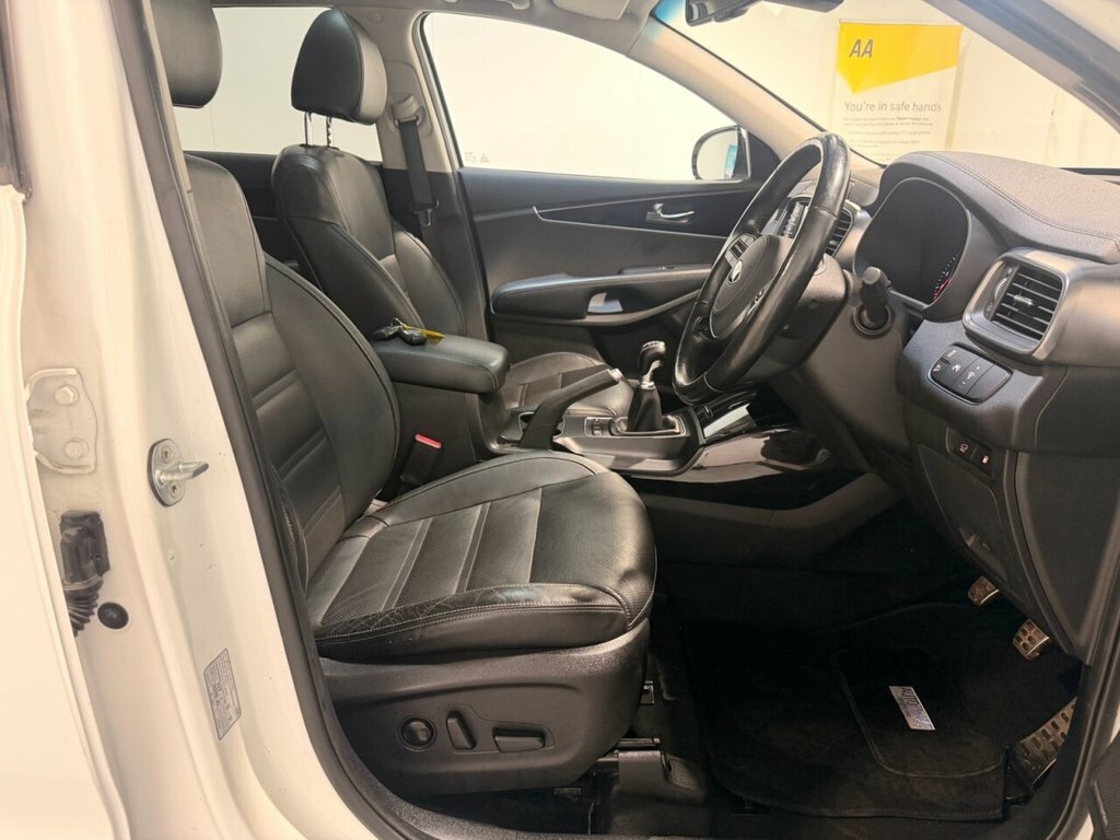Kia Sorento 2.2L Kx-3 White #4
