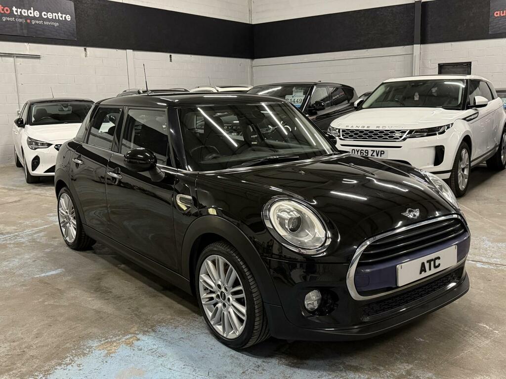 Mini Hatch 1.5 5-Door Hatch Cooper D Black
