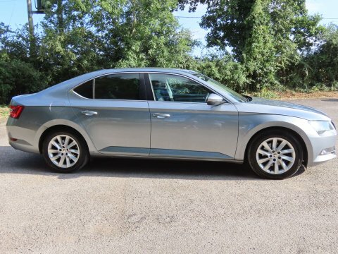 Skoda Superb 2.0 Tdi Se Grey #4