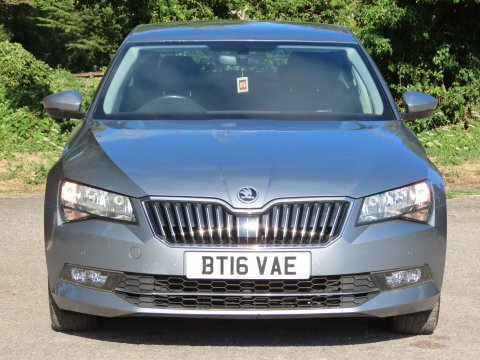 Skoda Superb 2.0 Tdi Se Grey #2