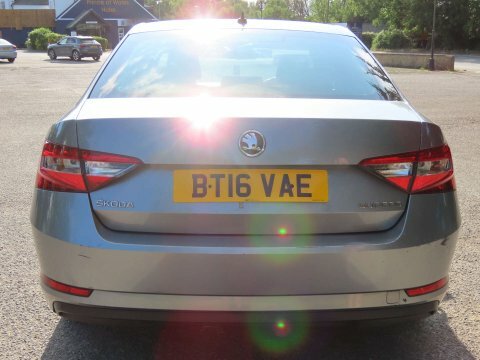 Skoda Superb 2.0 Tdi Se Grey #6