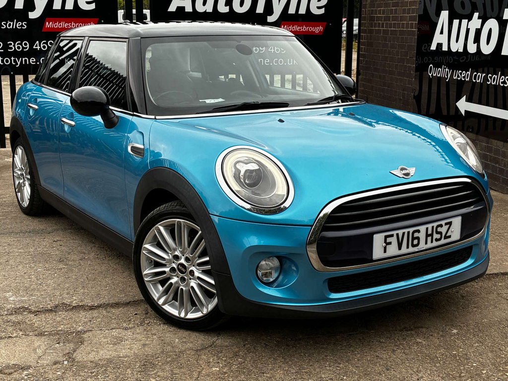 Mini Hatch Cooper Blue