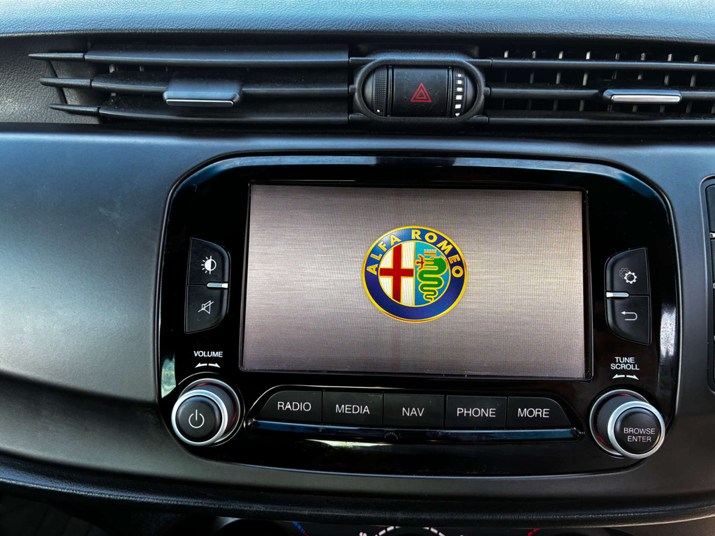 Alfa Romeo Giulietta 1750 Tbi Veloce Tct Euro 6 White #8
