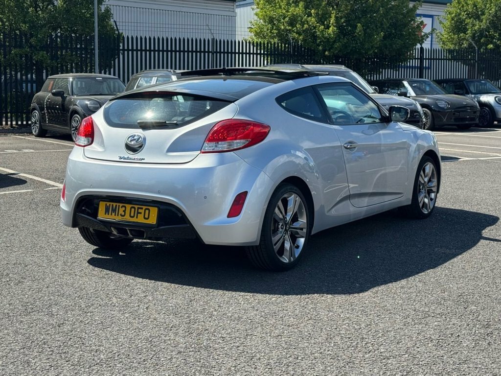 Hyundai Veloster 1.6L Sport Silver #6