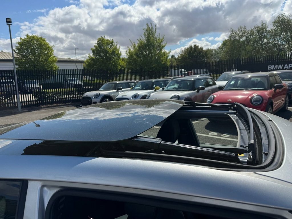 Hyundai Veloster 1.6L Gdi 138 Bhp Silver #9