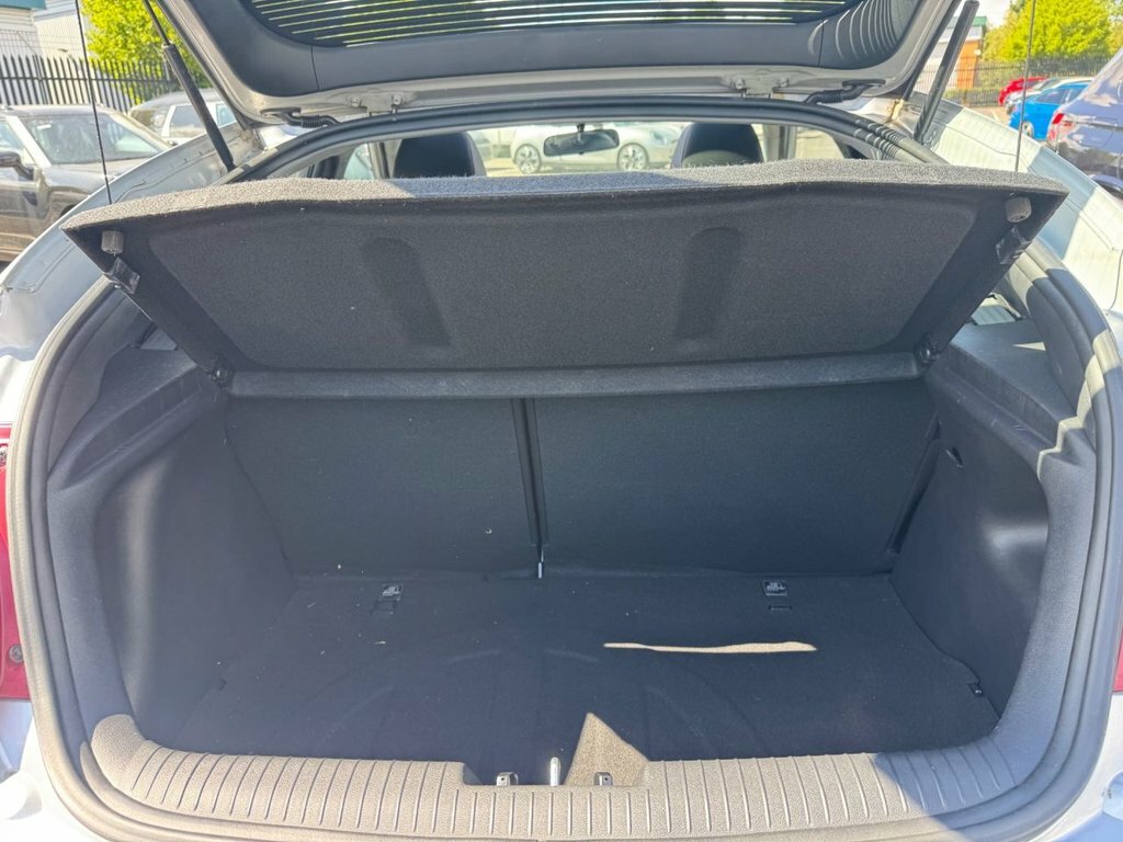 Hyundai Veloster 1.6L Gdi 138 Bhp Silver #14