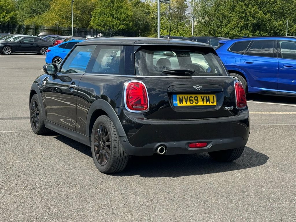 Mini Hatch 1.5L Cooper Classic Black #4