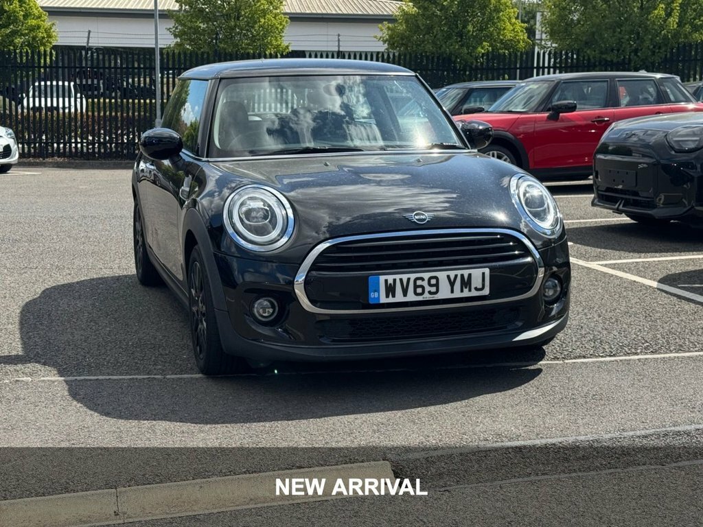 Mini Hatch 1.5L Cooper Classic Black