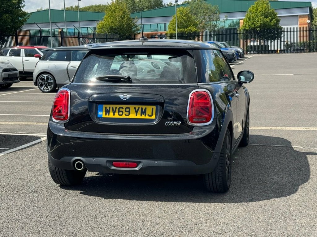 Mini Hatch 1.5L Cooper Classic Black #6