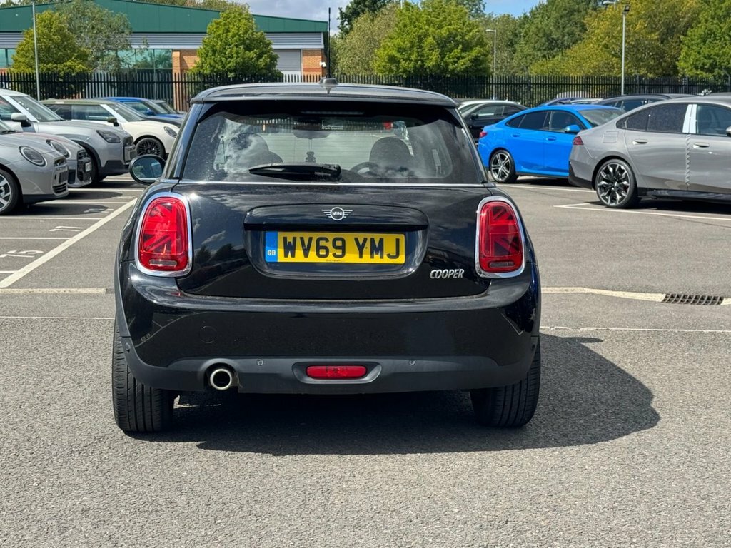 Mini Hatch 1.5L Cooper Classic Black #5