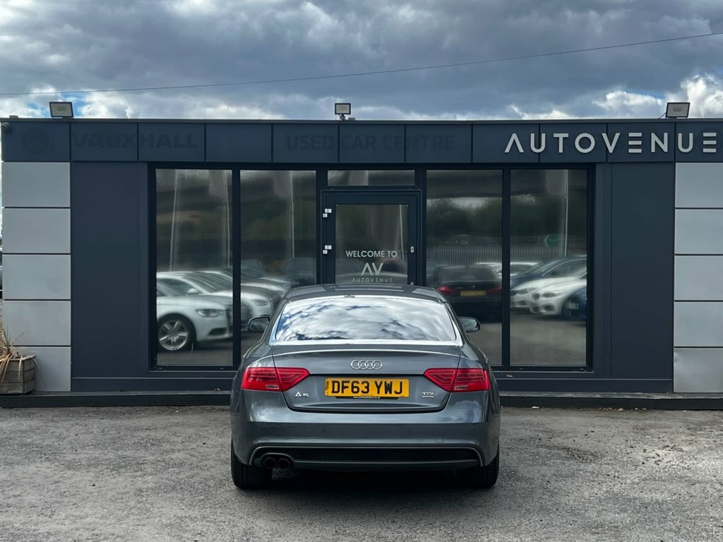 Audi A5 2L Black Edition Grey #4