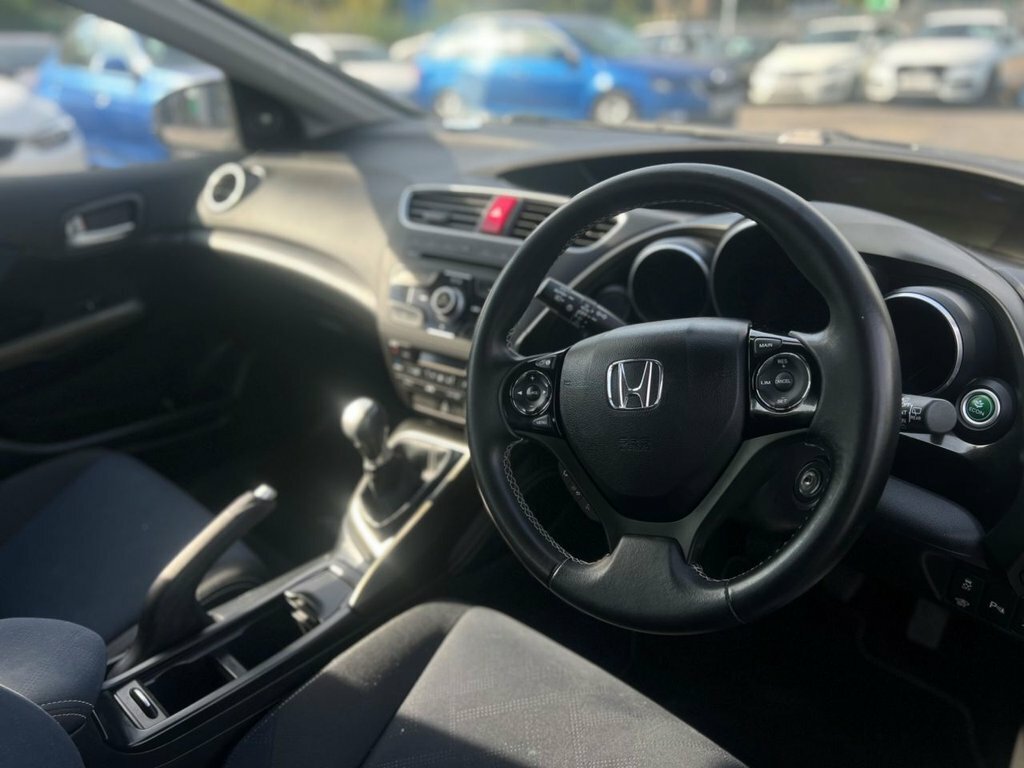 Honda Civic 1.8L Se Plus White #6