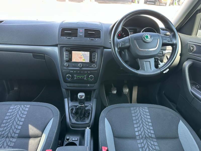 Skoda Yeti 2.0 Tdi Cr 140 Adventure 4X4 Silver #6
