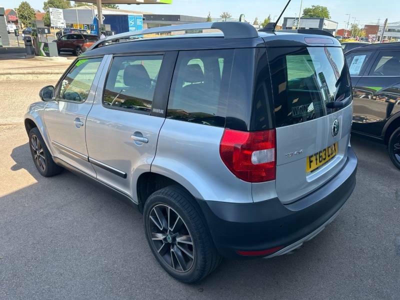 Skoda Yeti 2.0 Tdi Cr 140 Adventure 4X4 Silver #4