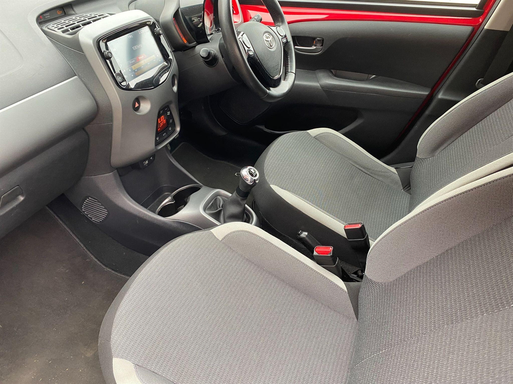 Toyota Aygo 1.0 Vvt-i X-trend Euro 6 Safety Sense NG21BTV #6