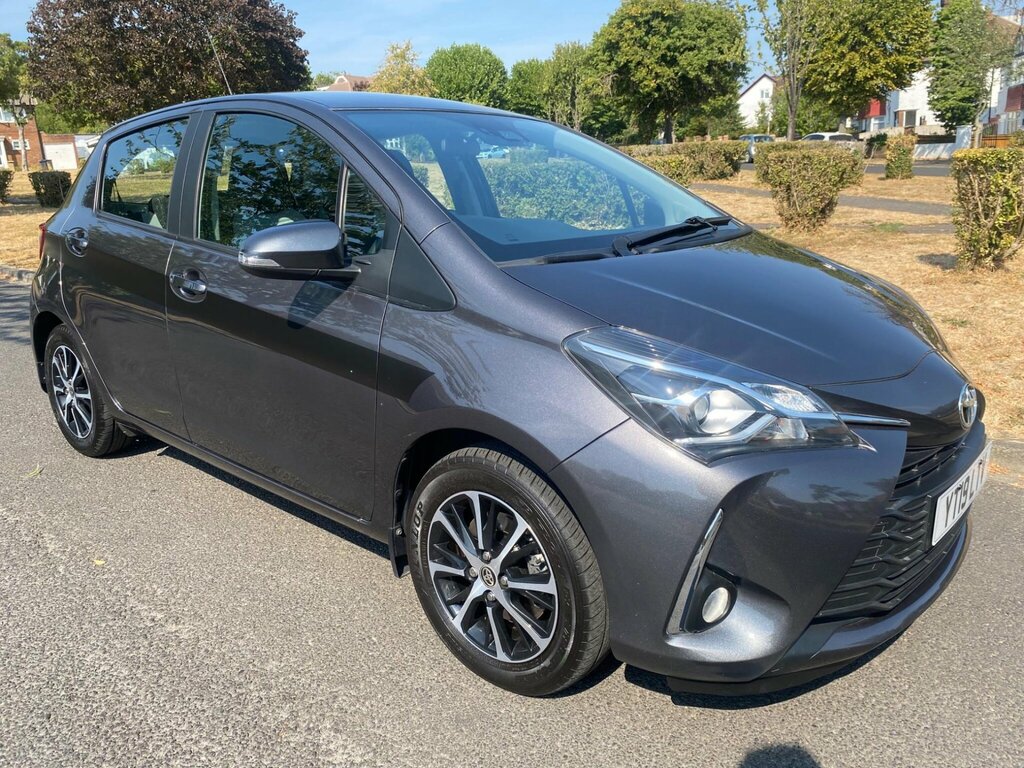 Toyota Yaris 1.5 Vvt-i Icon Tech Euro 6 Grey #3