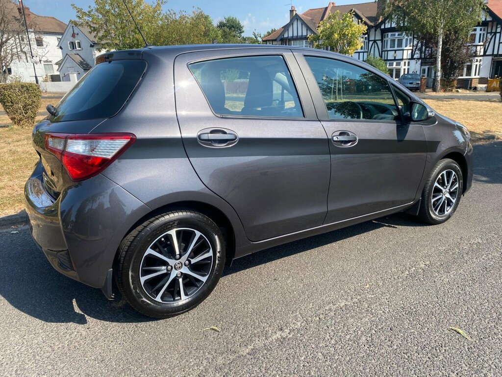 Toyota Yaris 1.5 Vvt-i Icon Tech Euro 6 Grey #5