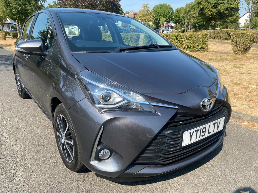 Toyota Yaris 1.5 Vvt-i Icon Tech Euro 6 Grey #2