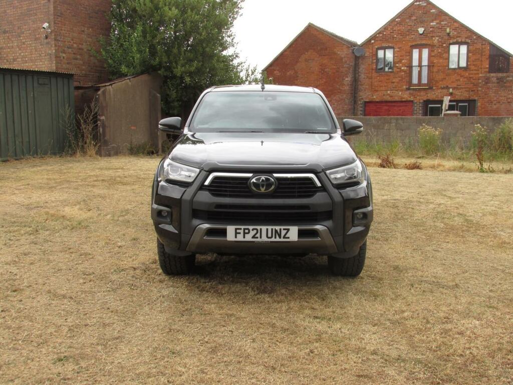 Toyota HILUX Invincible X 4X4 2.8 D-4d Dcb Black #2