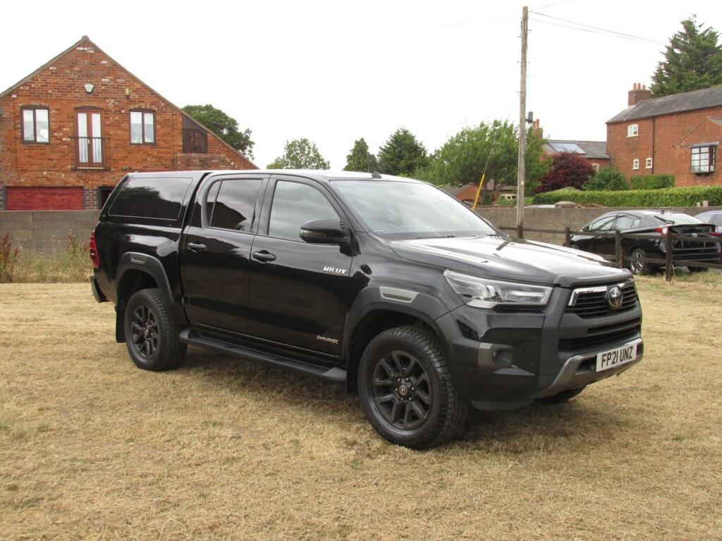 Toyota HILUX Invincible X 4X4 2.8 D-4d Dcb Black