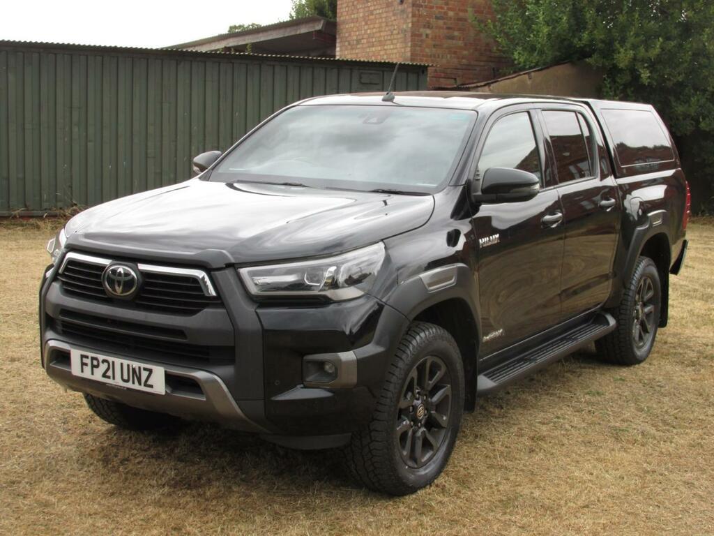 Toyota HILUX Invincible X 4X4 2.8 D-4d Dcb Black #3