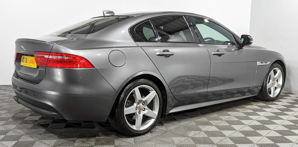 Jaguar XE 2.0D 180 R-sport Grey #4