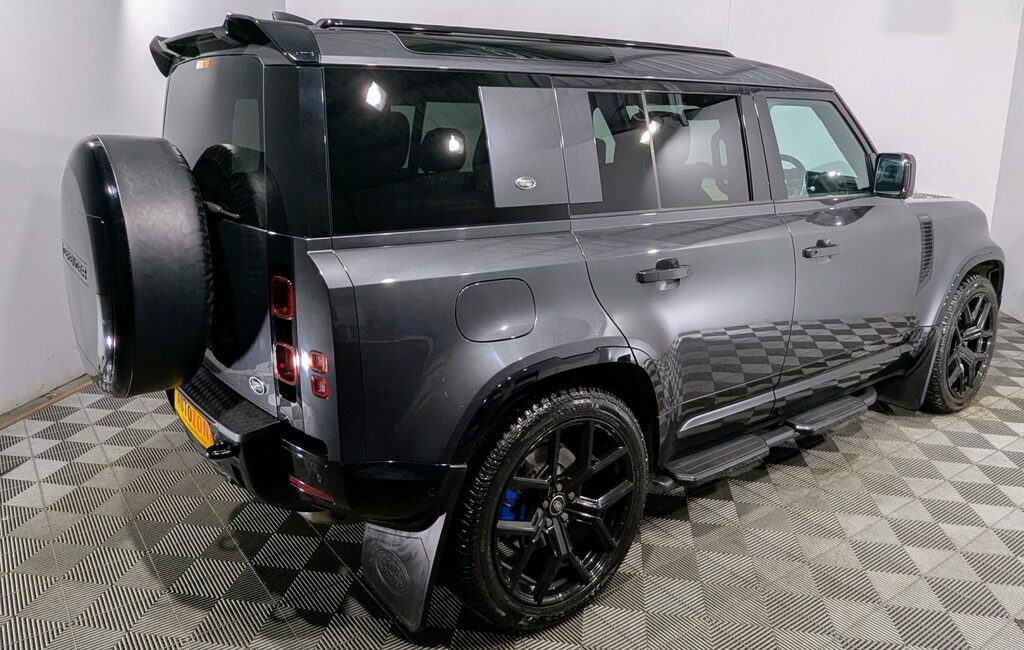 Land Rover Defender 110 3.0 D300 X-dynamic Hse 110 Grey #4