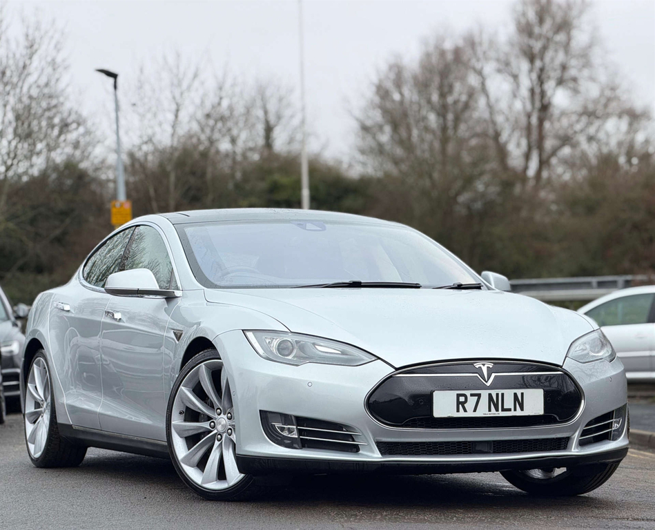 Tesla Model S --