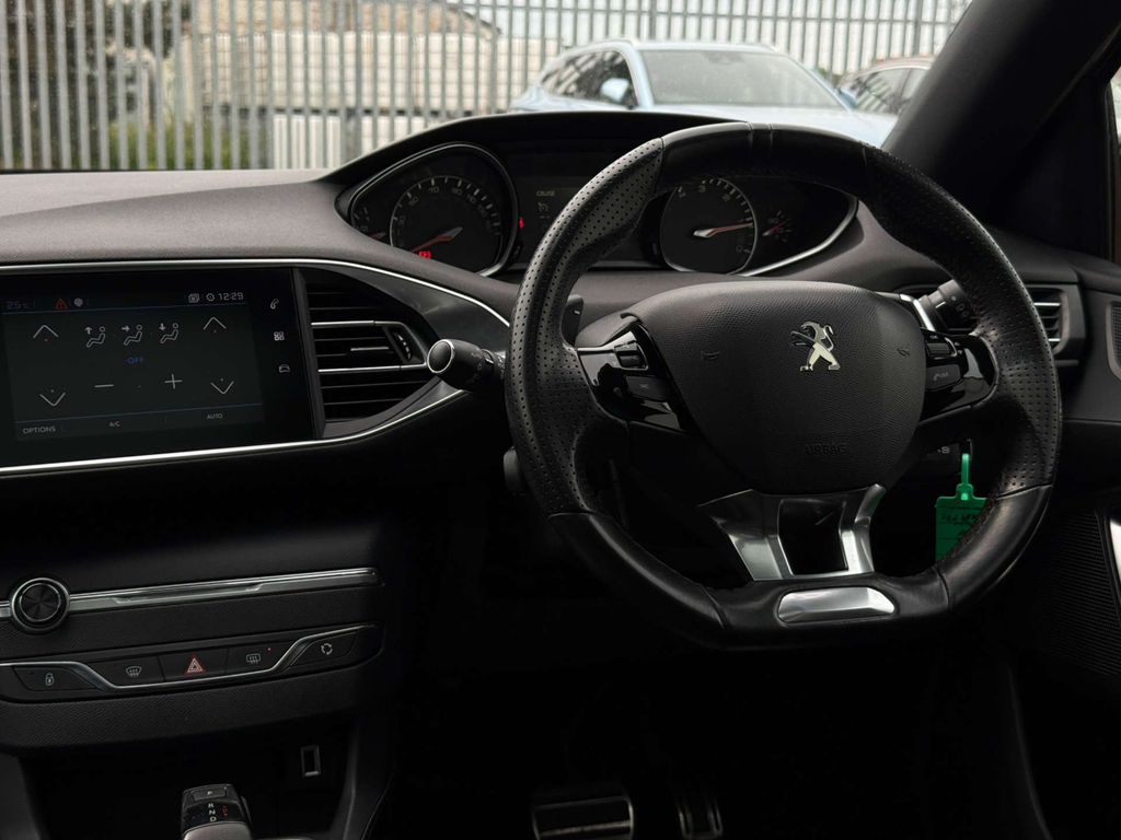 Peugeot 308 308 Active Blue Hdi Ss White #47