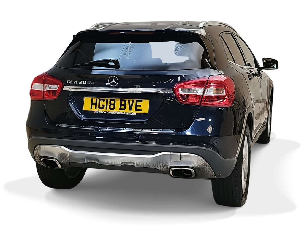 Mercedes-Benz GLA Class 1.6L Gla 180 Urban Edition 121 Bhp Red #5
