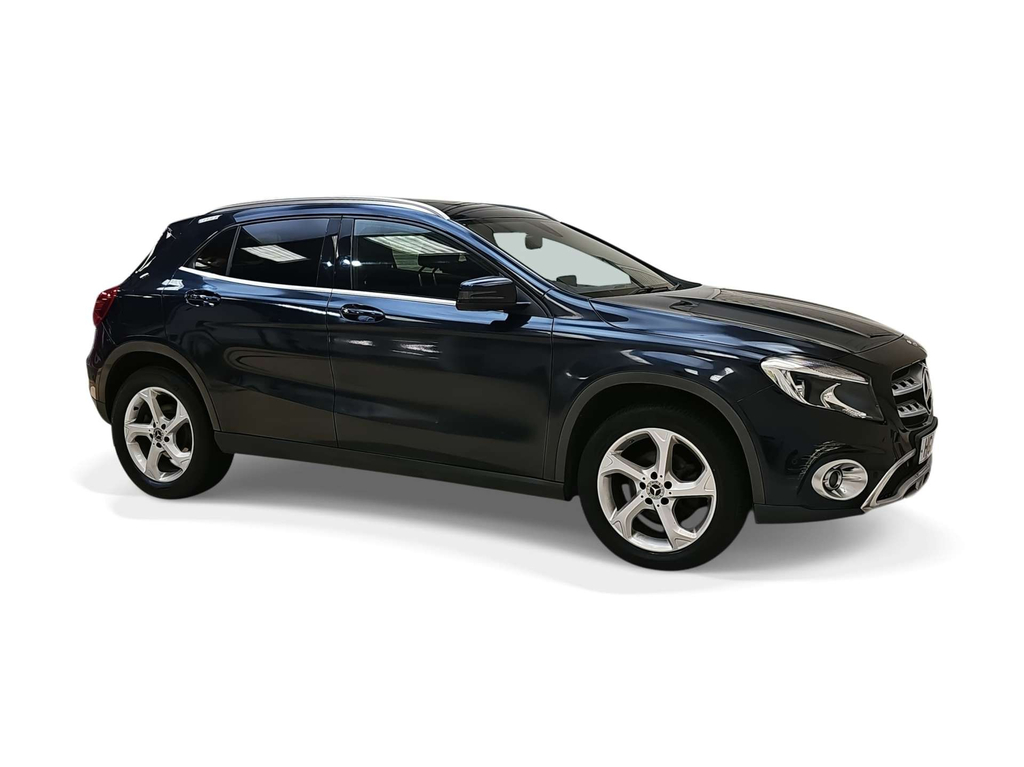 Mercedes-Benz GLA Class 1.6L Gla 180 Urban Edition 121 Bhp Red #2