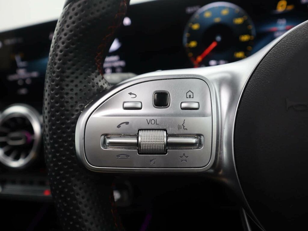 Mercedes-Benz EQB Eqb 300 Amg Line Premium 4Matic Black #21