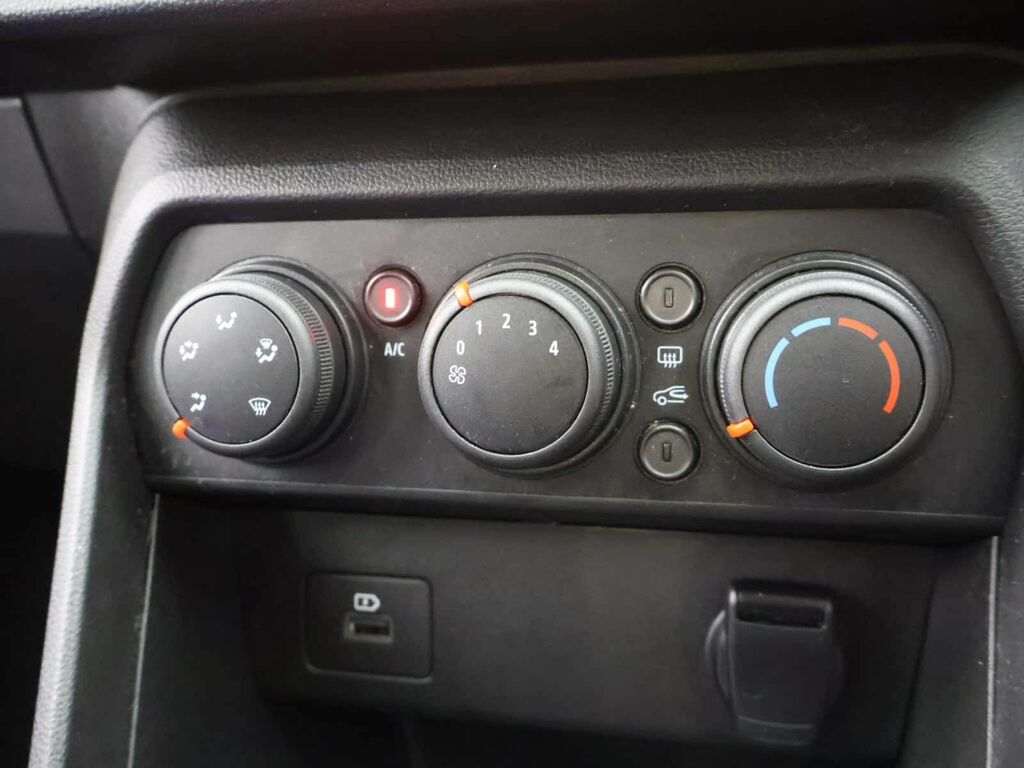 Dacia Sandero Dacia Sandero 1.0 Tce Comfort Red #15
