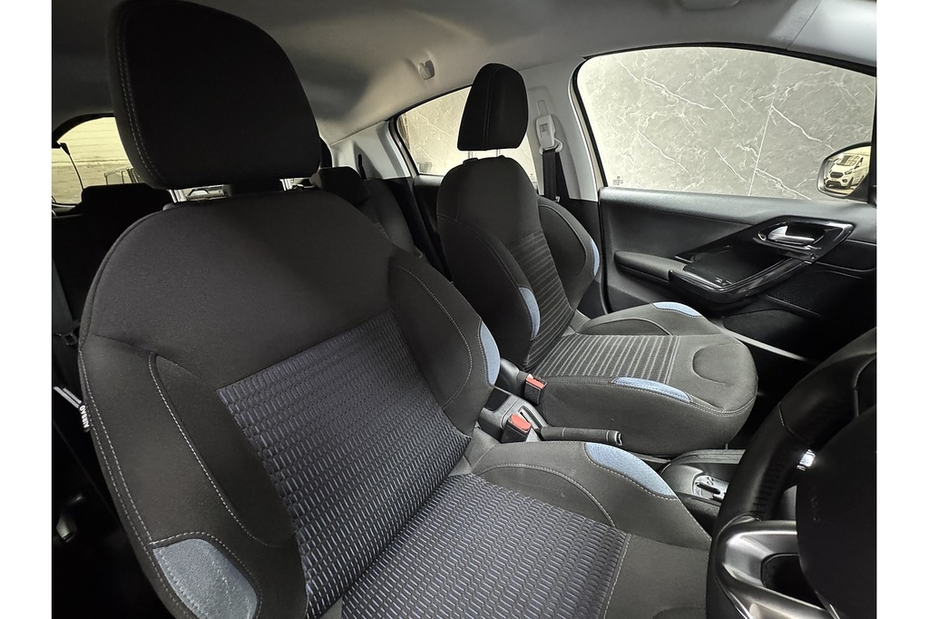 Peugeot 208 1.2 Vti Active Euro #28