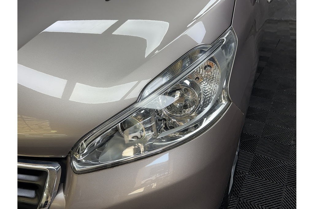 Peugeot 208 1.2 Vti Active Euro #14