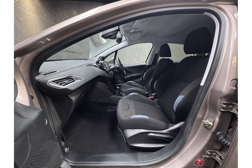 Peugeot 208 1.2 Vti Active Euro #42