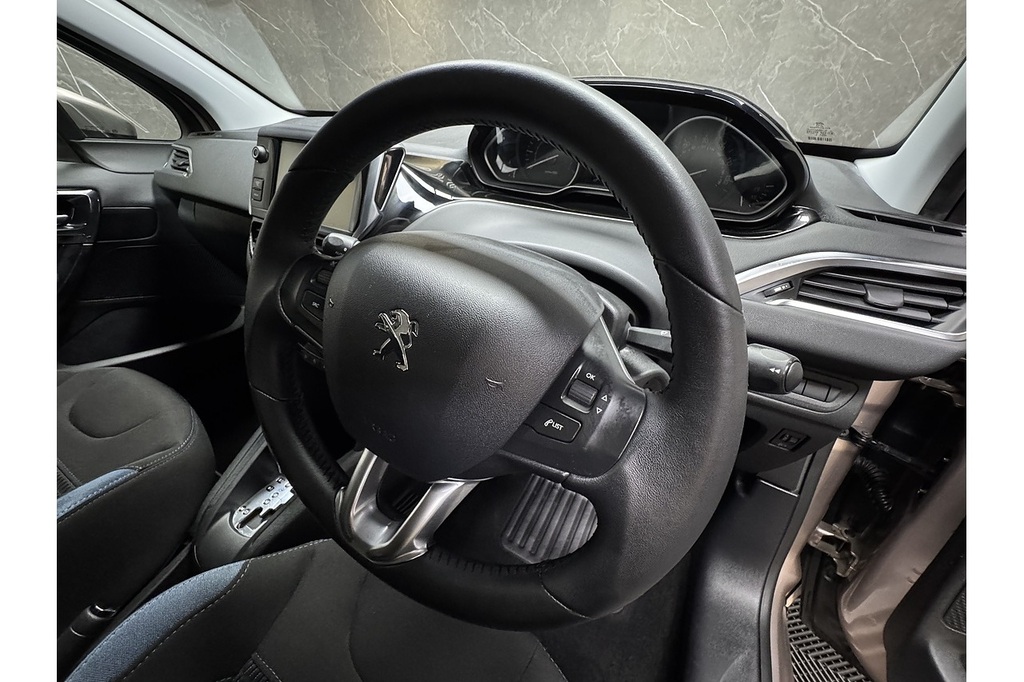 Peugeot 208 1.2 Vti Active Euro #29