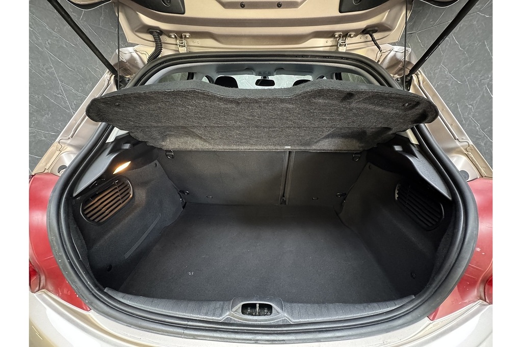 Peugeot 208 1.2 Vti Active Euro #35