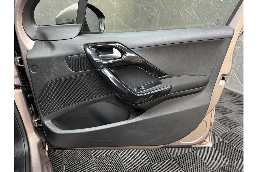 Peugeot 208 1.2 Vti Active Euro #24