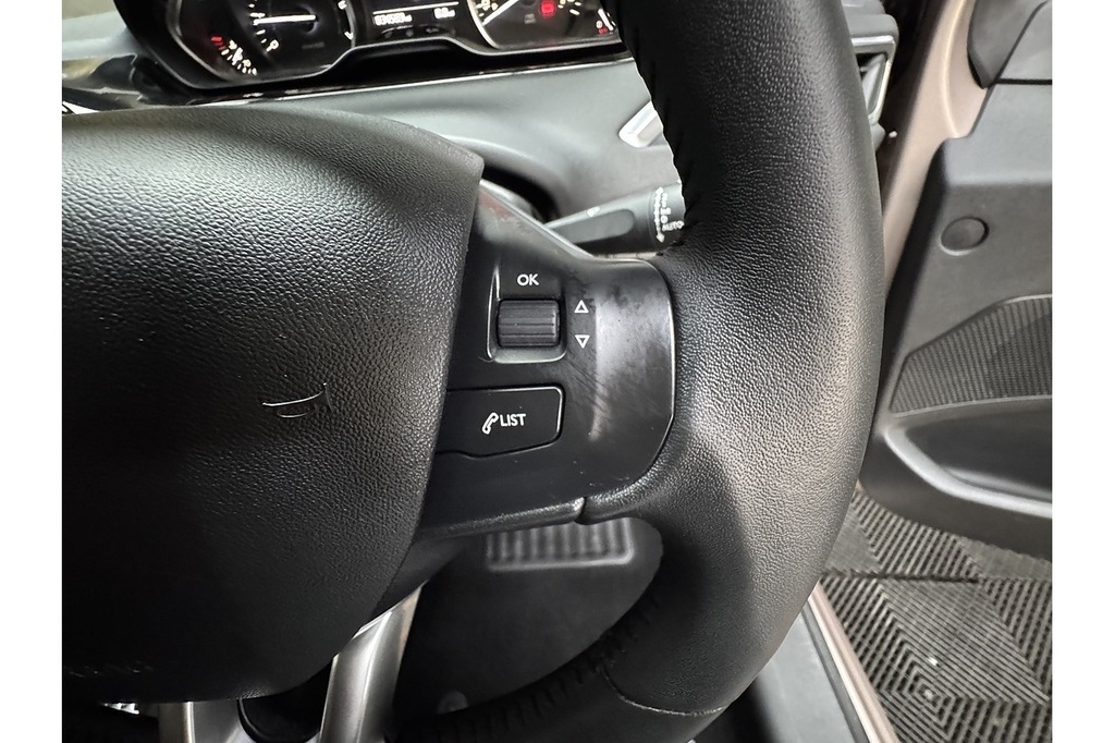 Peugeot 208 1.2 Vti Active Euro #51