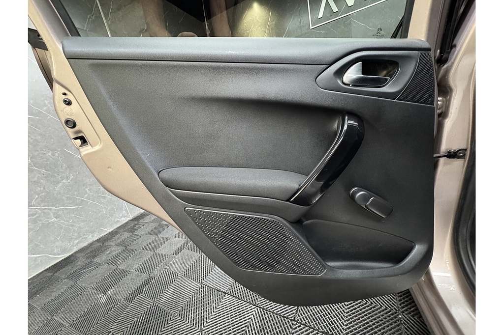 Peugeot 208 1.2 Vti Active Euro #37