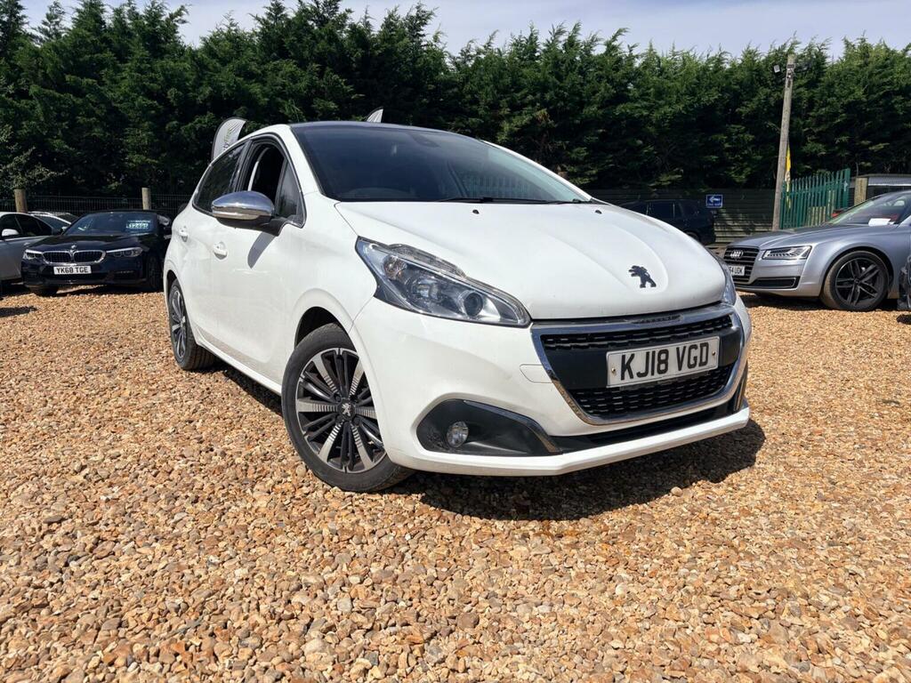 Peugeot 208 1.2 Puretech Allure Premium Euro 6 Ss 2018 KJ18VGD White