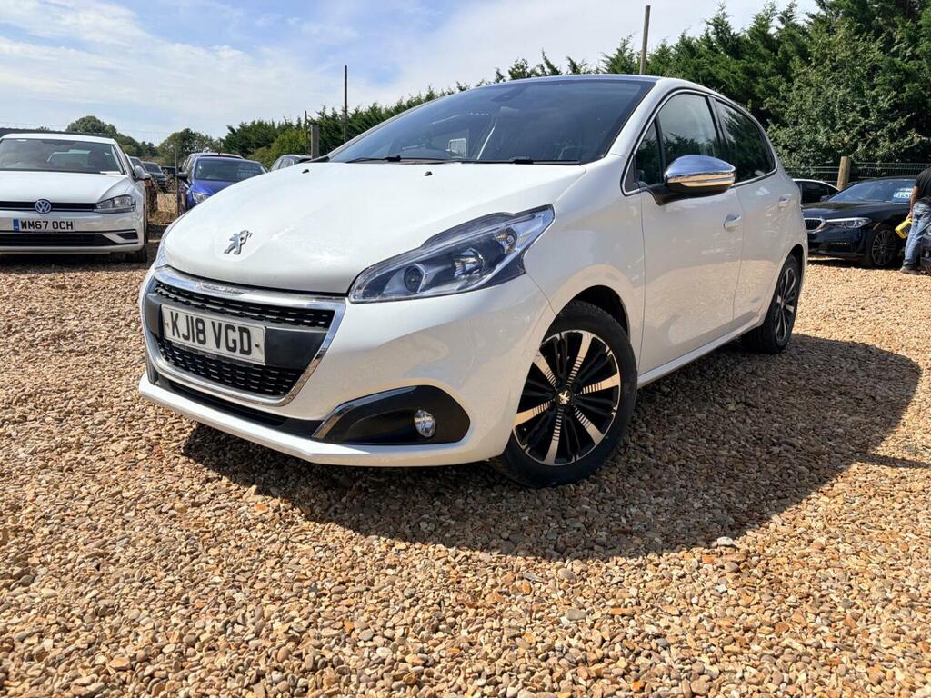 Peugeot 208 1.2 Puretech Allure Premium Euro 6 Ss 2018 KJ18VGD White #4