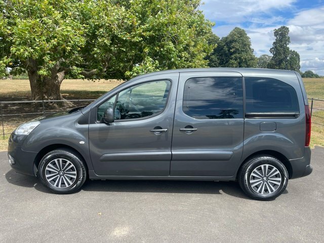 Peugeot Partner Tepee 2015 1.6 Hdi Tepee S Mpv 135 G Grey #2