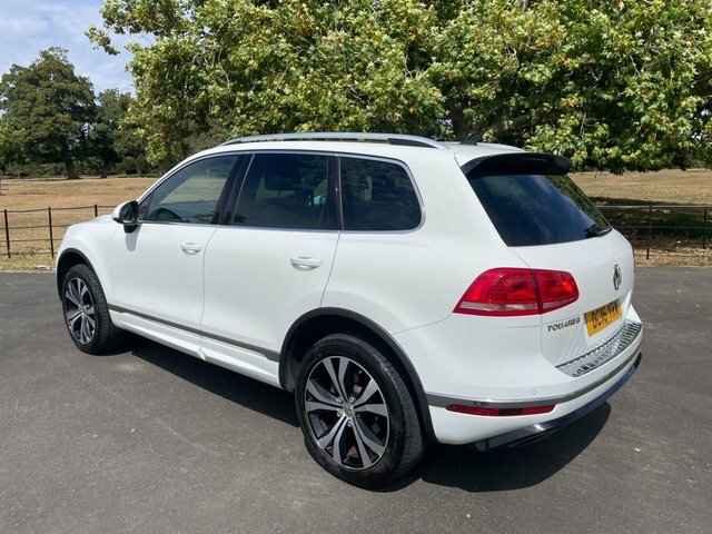 Volkswagen Touareg 2016 3.0 Tdi V6 Bluemotion Tech R-line Suv Die White #3